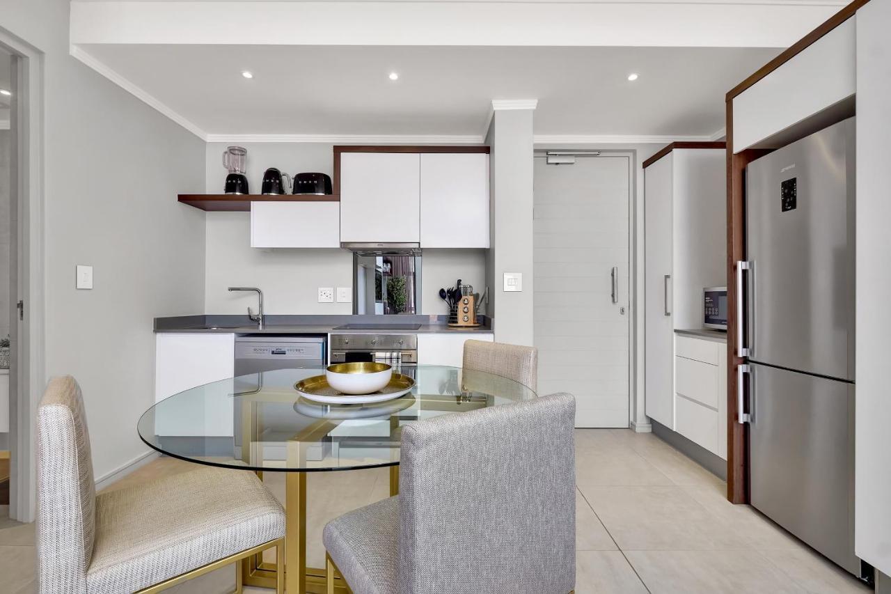 Sandton Apartment 15 West Road South Johannesburg Exterior photo
