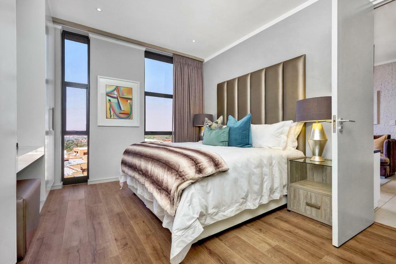 Sandton Apartment 15 West Road South Johannesburg Exterior photo