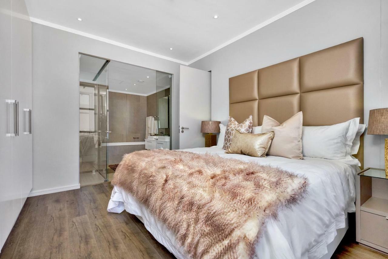 Sandton Apartment 15 West Road South Johannesburg Exterior photo